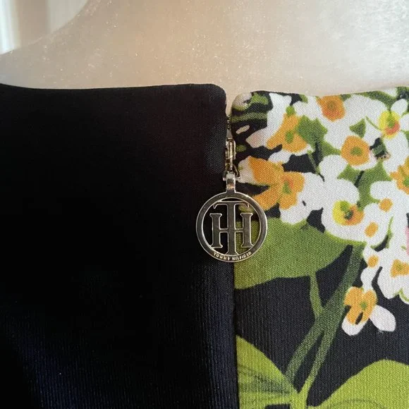 EUC Tommy Hilfiger Women's Size 8 Black Floral Flowers Dress Bell Sleeves - Picture 7 of 7